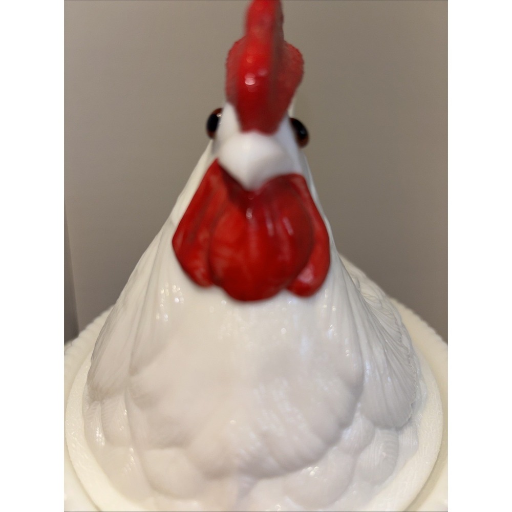 Westmoreland White Milk Glass Large Hen On Nest Hand Painted With Glass Eyes - Picture 2 of 10